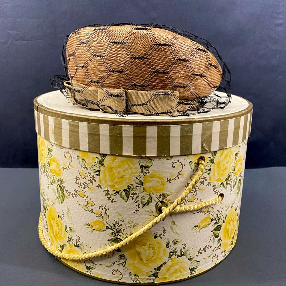 Vintage pillbox hat 👒